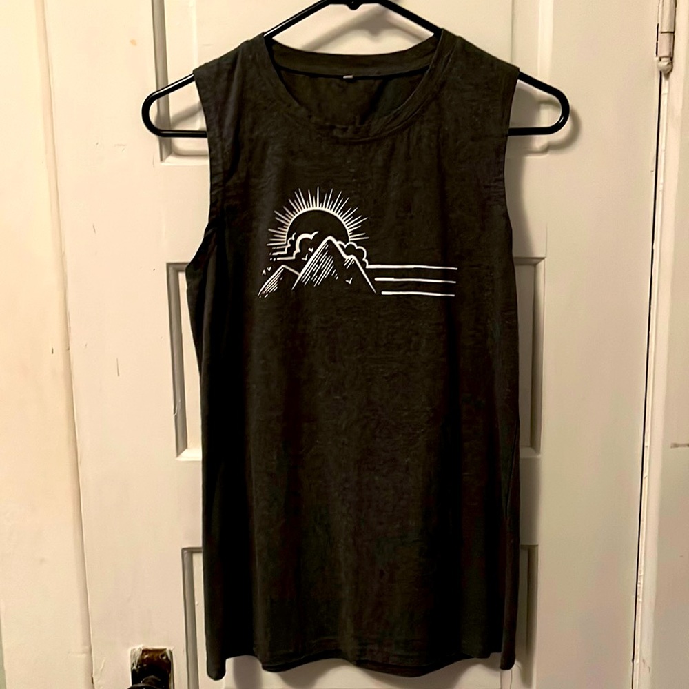 Women’s size small muscle tank